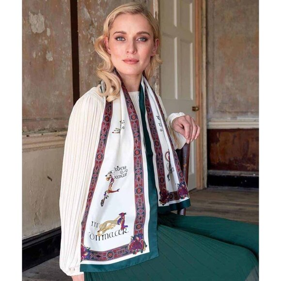 Celtic Clothing Book of Kells Signature Celtic Shawl Scarf Ivory Green - Picture 1 of 9